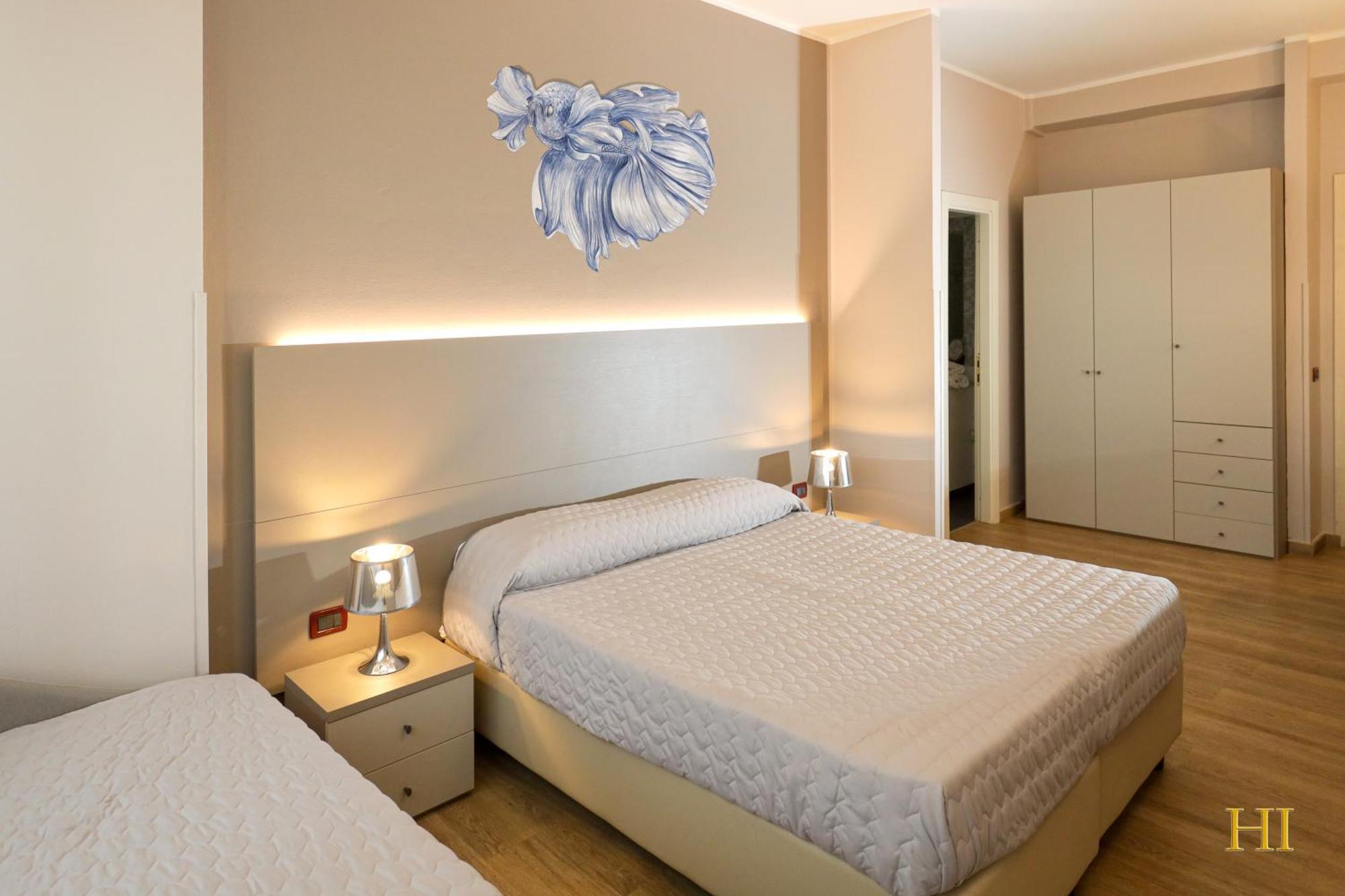 Hotel Italia Леричи Екстериор снимка