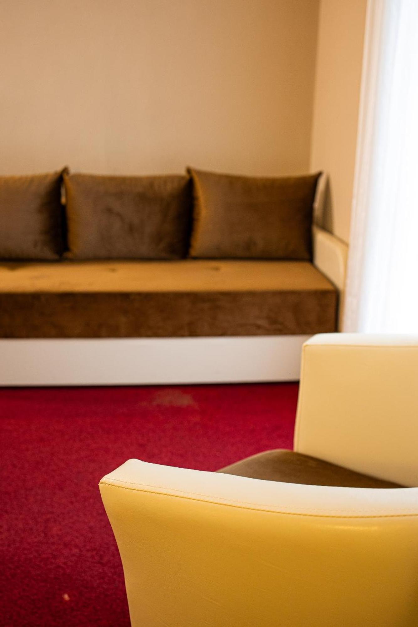 Hotel Italia Леричи Екстериор снимка