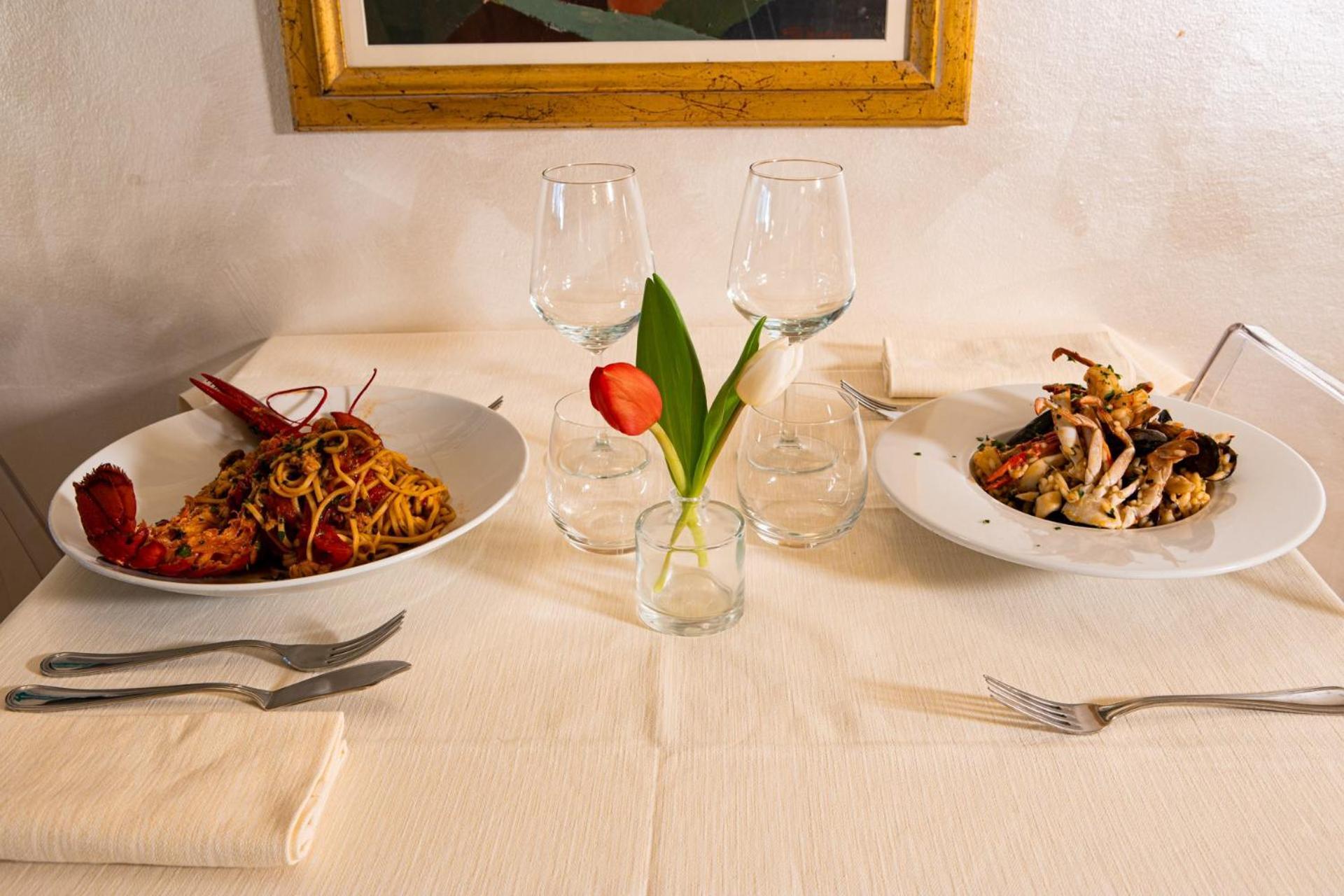 Hotel Italia Леричи Екстериор снимка