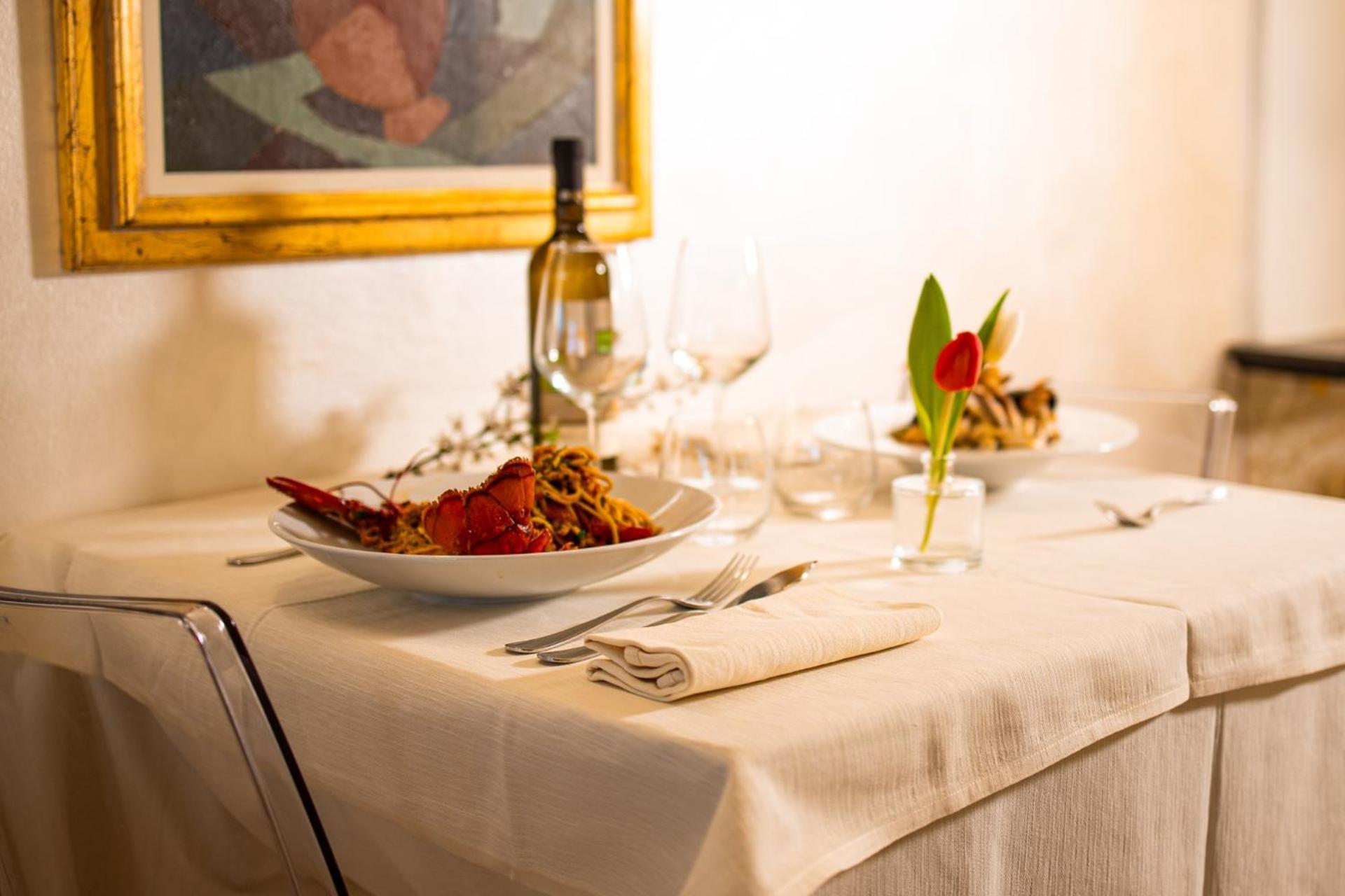 Hotel Italia Леричи Екстериор снимка